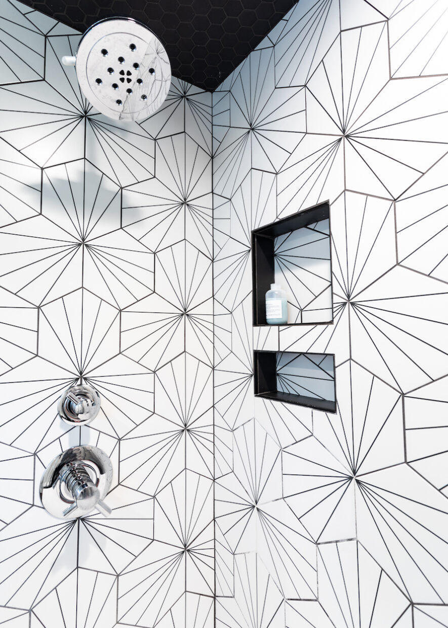 black-and-white-geometric-shower-tile-design