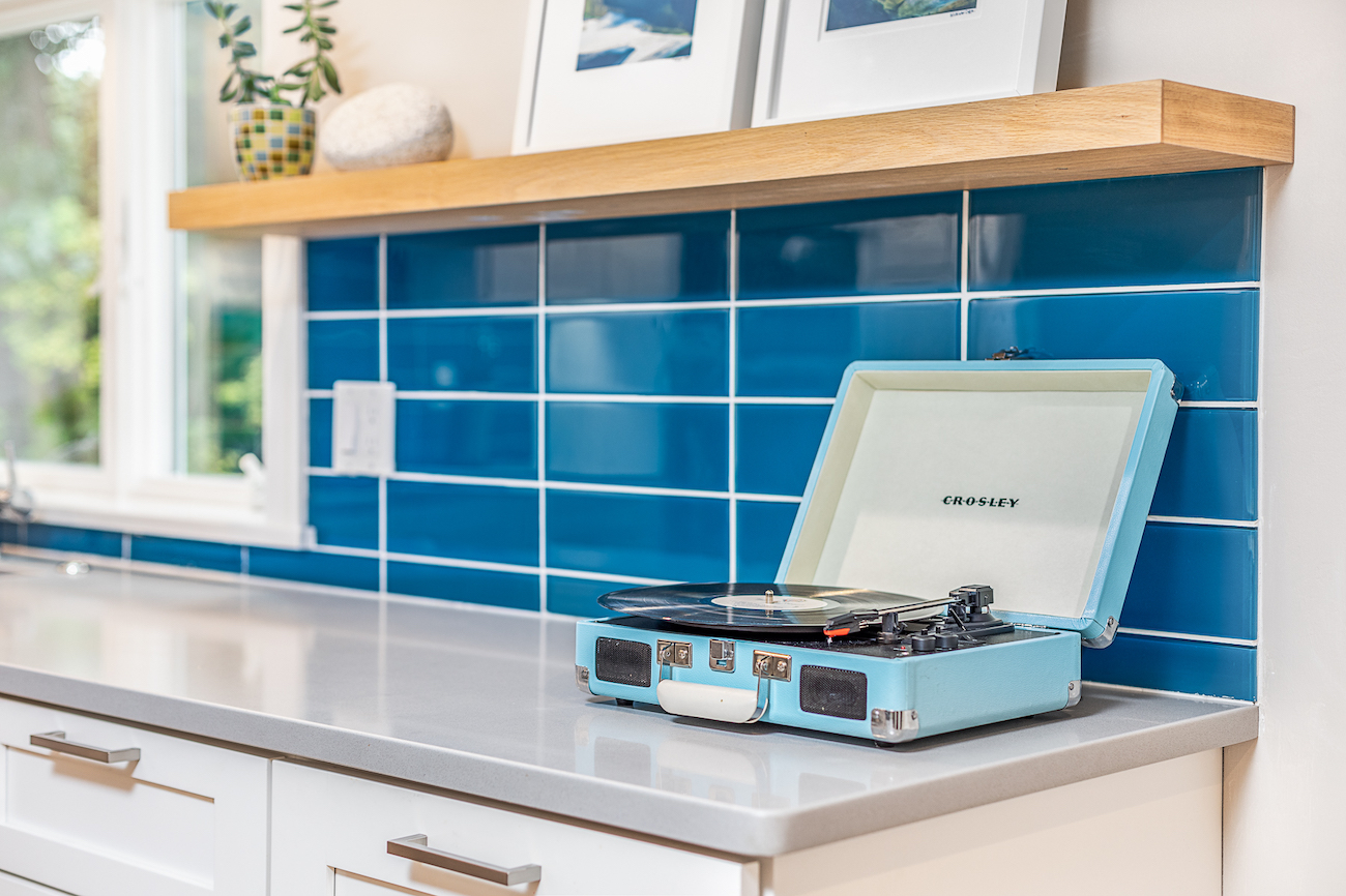 crosley-record-player-kitchen-accessories