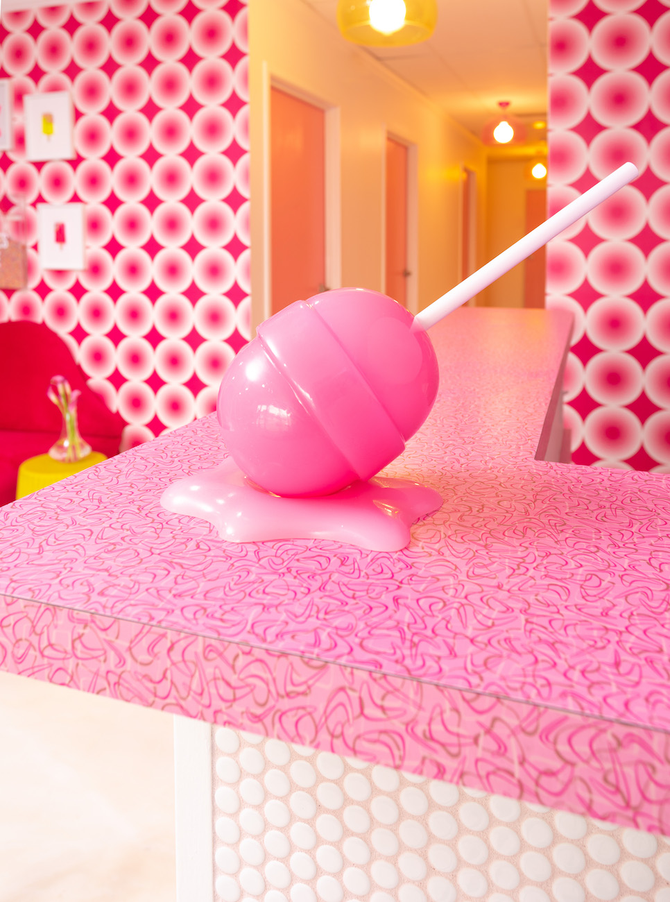 exactly-designs-hot-pink-lollipop-interior-design