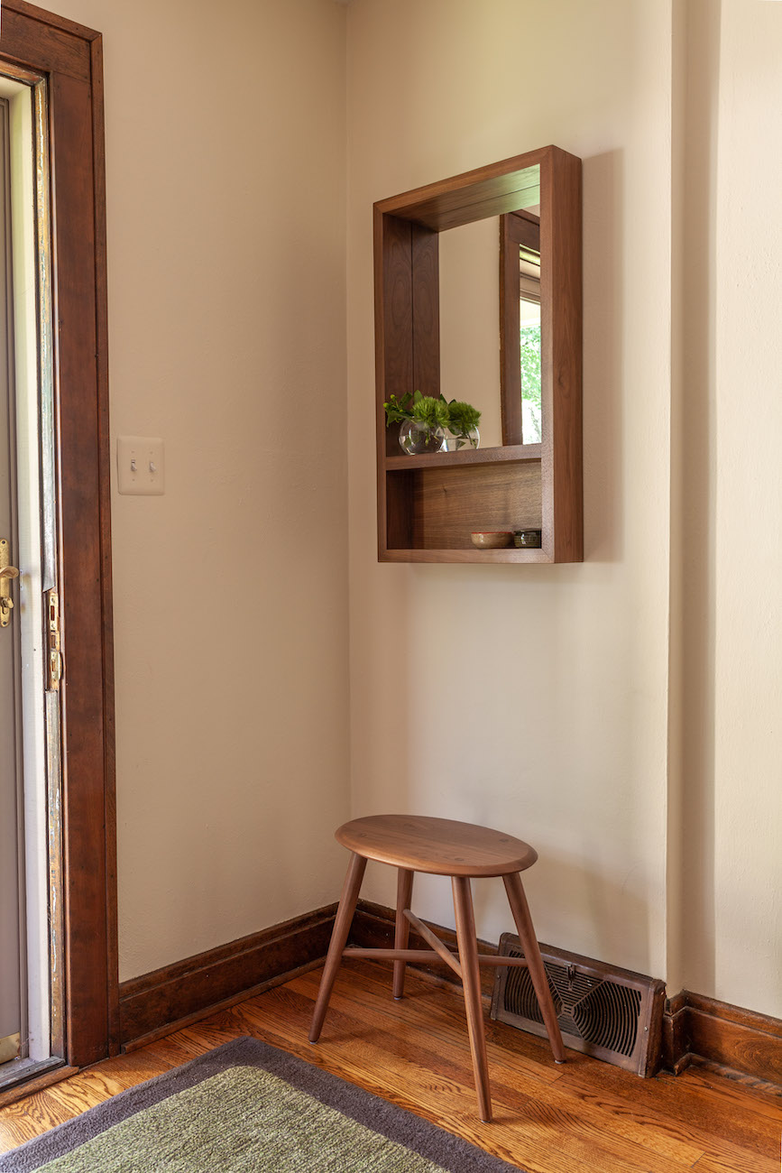midcentury-dining-room-design-stool