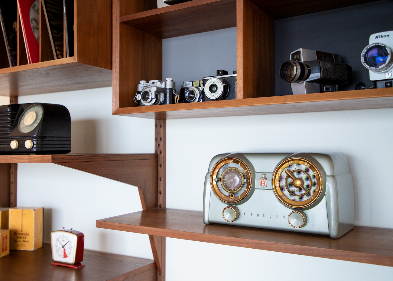 fenton-mi-home-office-design-shelves-vintage-cameras