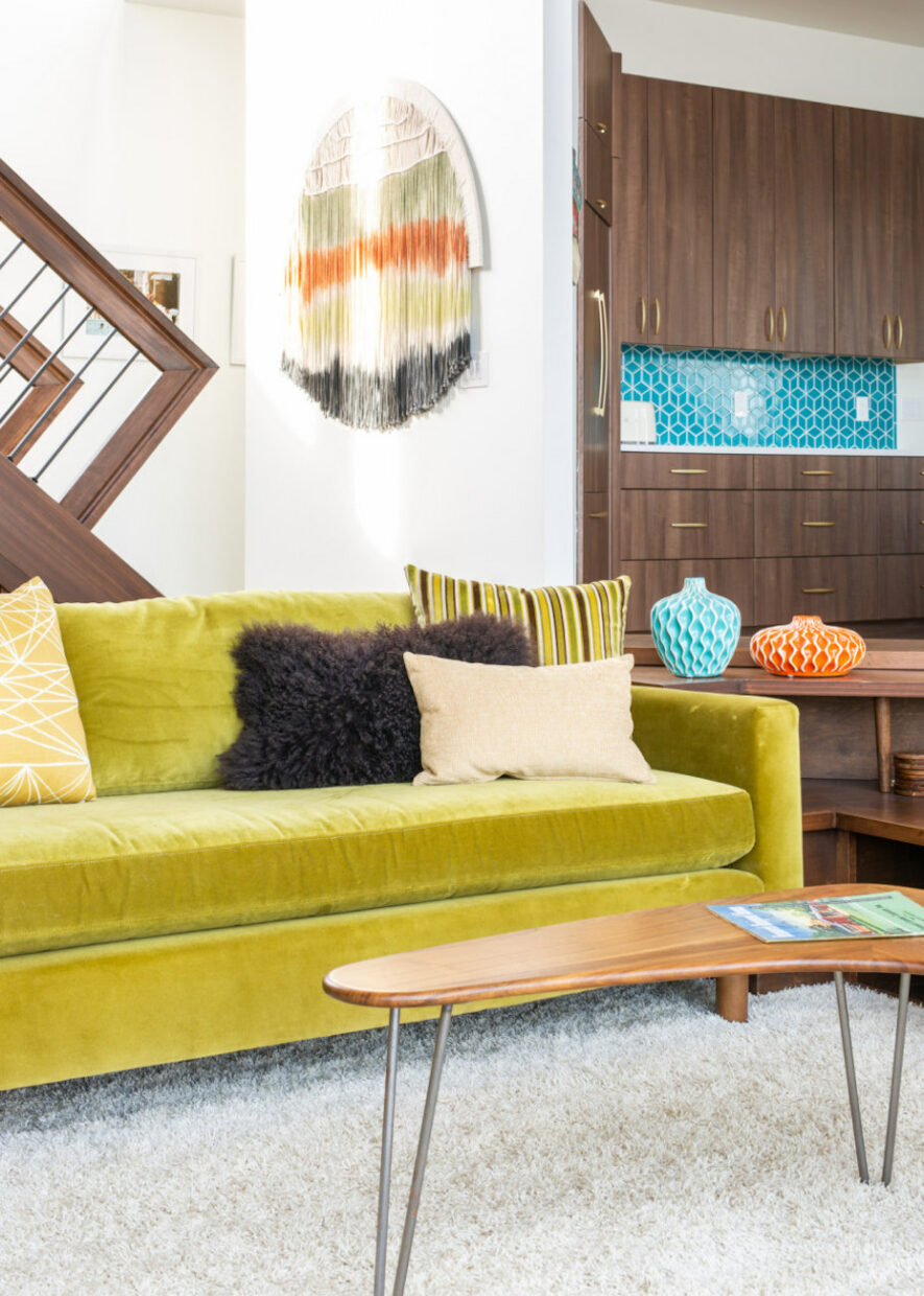 midcentury-living-room-interior-design-furnishings