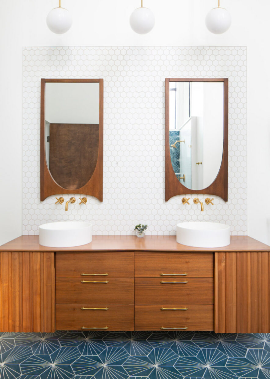 midcentury-modern-bathroom-designer-exactly-designs