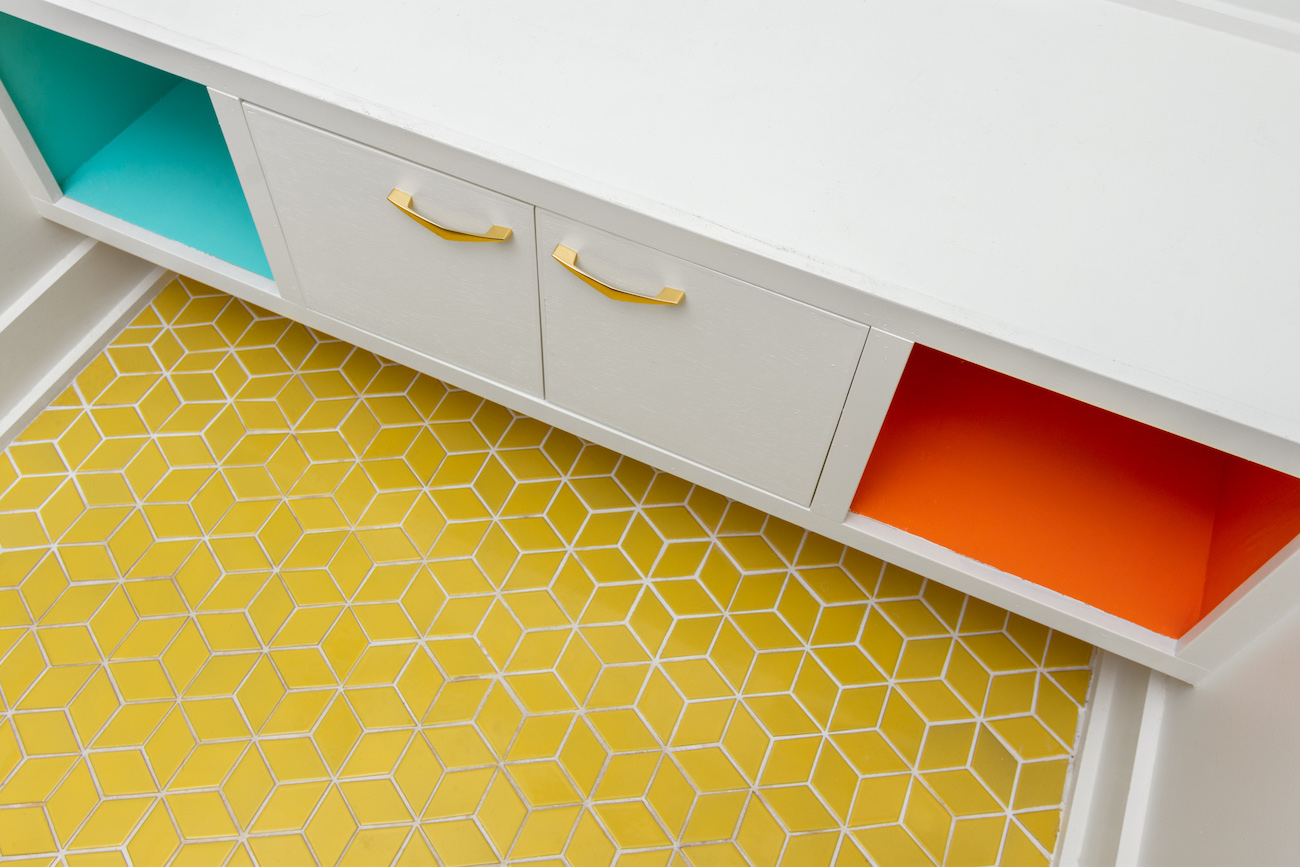 mudroom-interior-design-yellow-tile-floor