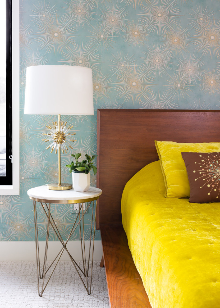 yellow-bedspread-midcentury-modern-bedroom-design